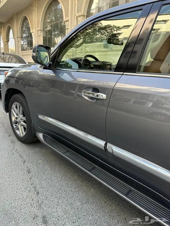 لكزس LX570فل كامل 2012 13