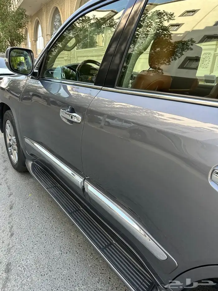 لكزس LX570فل كامل 2012 14