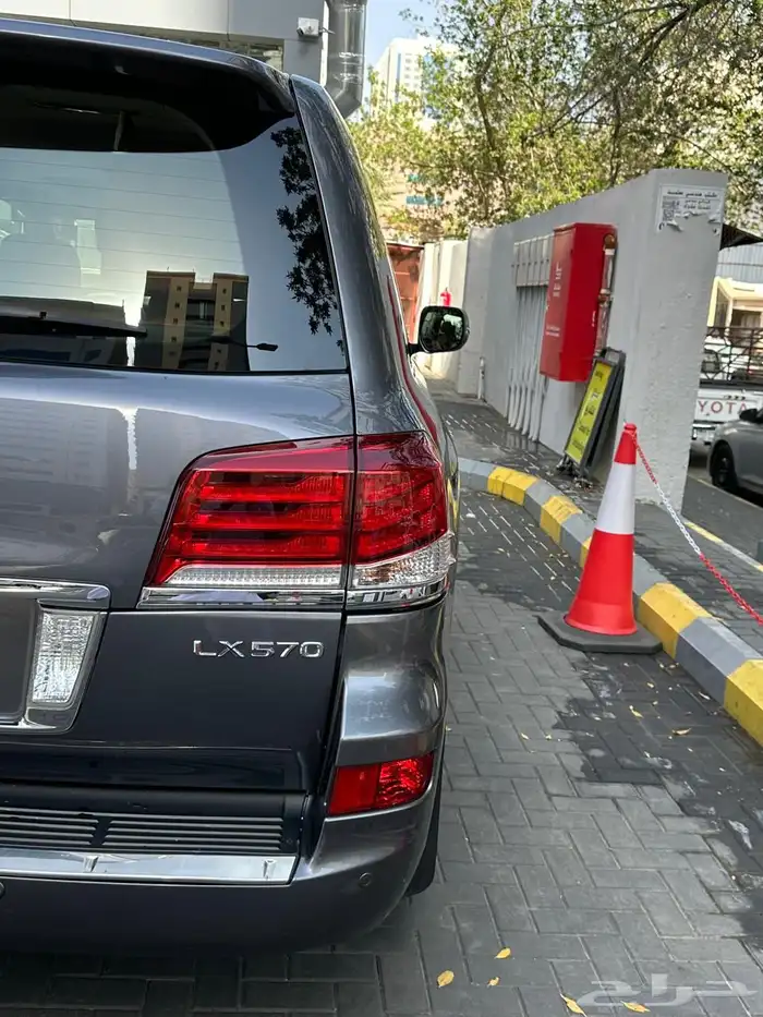 لكزس LX570فل كامل 2012 43