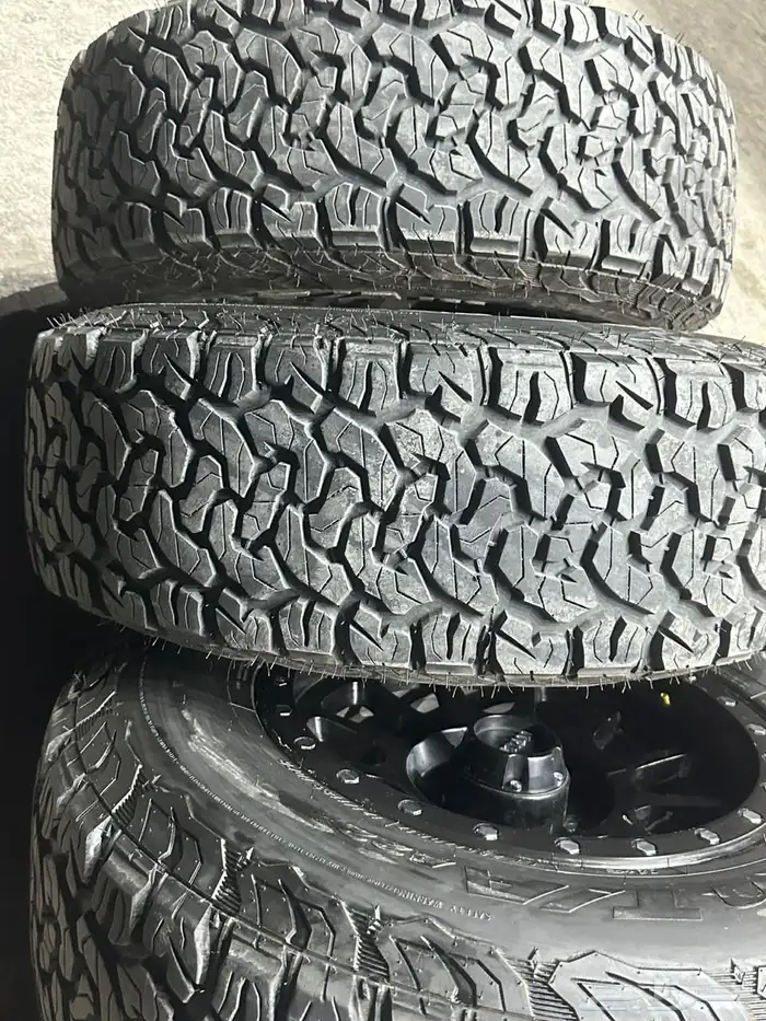 جنوط ميثود 6 مسمار مع كفرات نص حجري مقاس 17 26