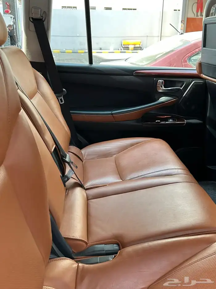 لكزس LX570فل كامل 2012 44