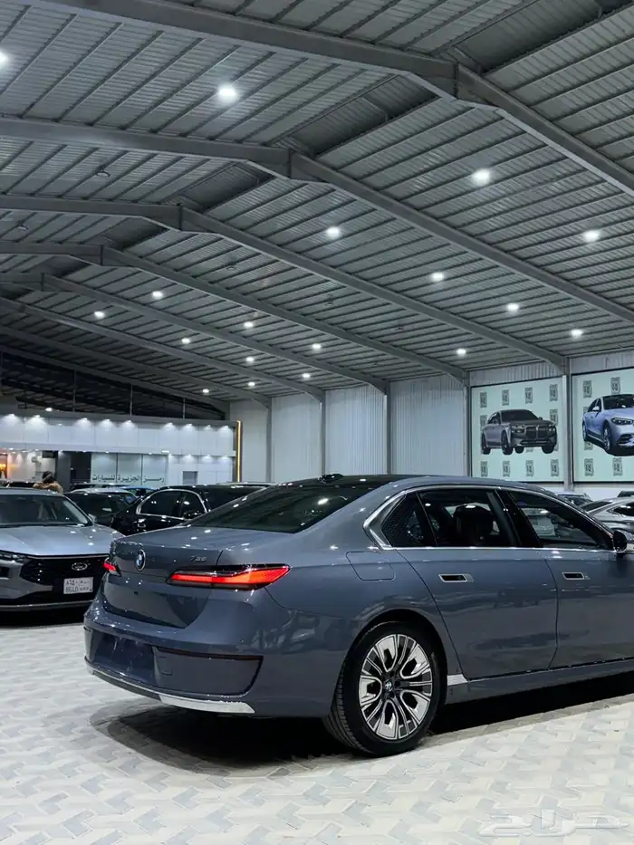 بي ام دبليو 735 2023 اسعار مناسبة فل ناغي كامل تحت الضمان 9