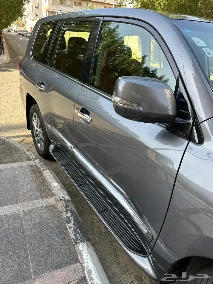 لكزس LX570فل كامل 2012 5