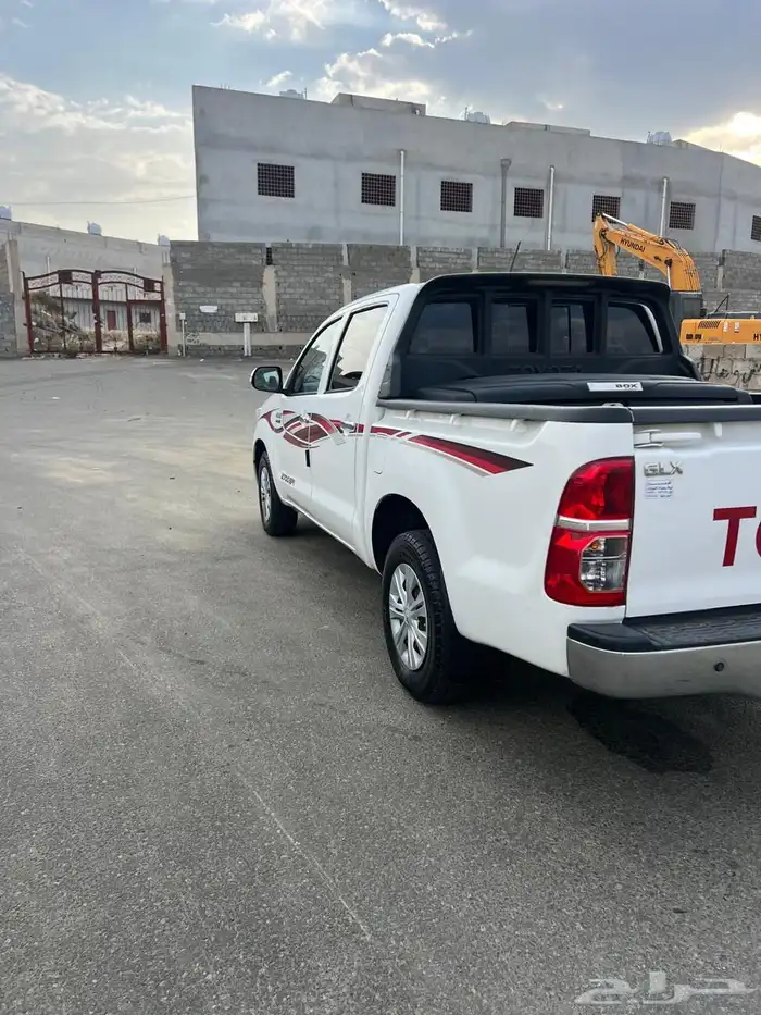 هايلوكس 2015 مخزن شبه جديد فل كامل سعودي GLX مشروط وكاله 4