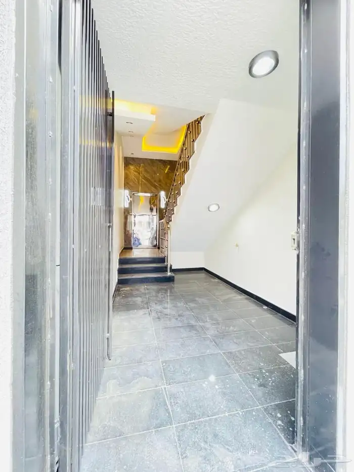 للبيع روف علوي مع ملحق با الخميس موقع مميز جدا من 650 الف 7