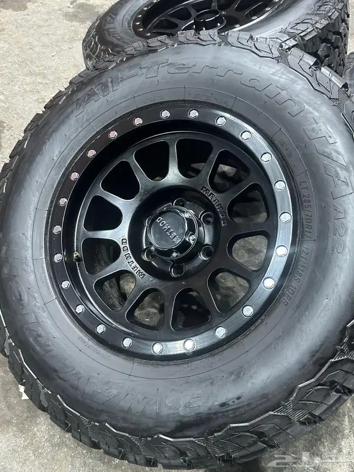 جنوط ميثود 6 مسمار مع كفرات نص حجري مقاس 17 8