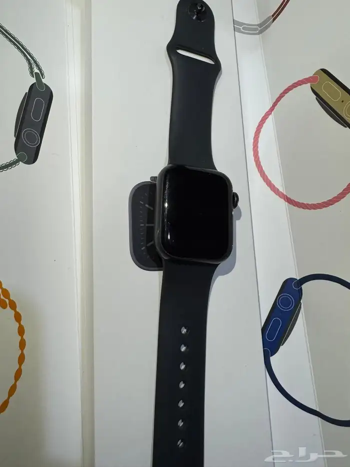 للبيع ساعة ابل اصدار 6 (40 مم) يدعم شريحة 2