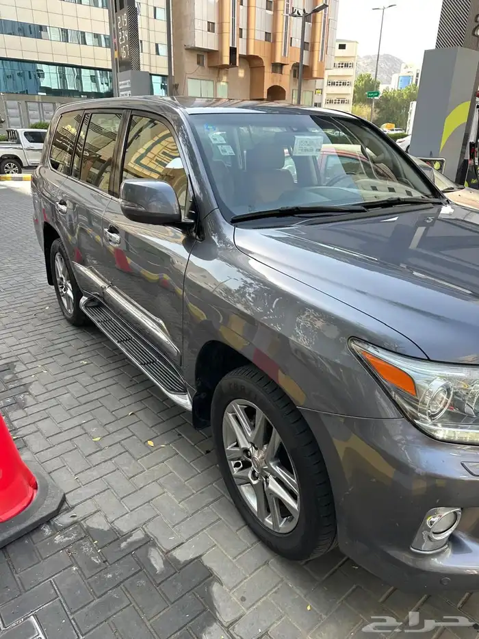 لكزس LX570فل كامل 2012 1
