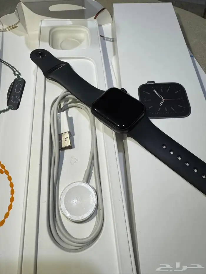 للبيع ساعة ابل اصدار 6 (40 مم) يدعم شريحة 4
