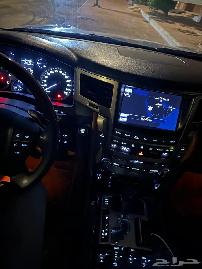 لكزس LX570فل كامل 2012 35