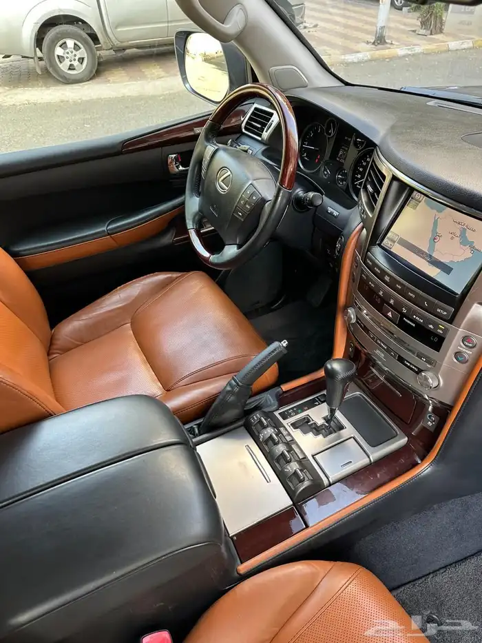 لكزس LX570فل كامل 2012 10