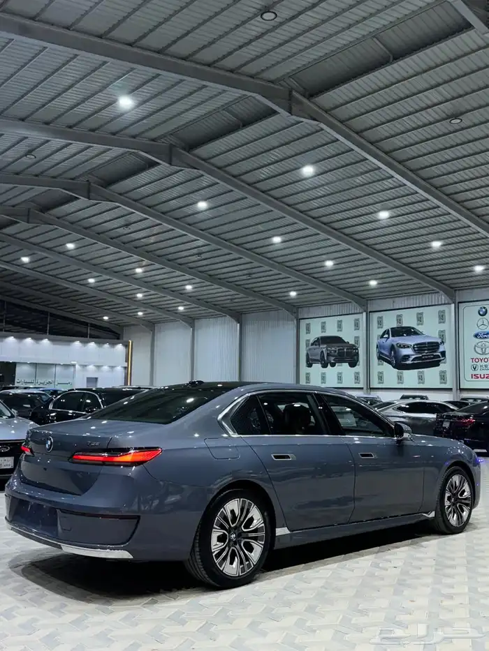 بي ام دبليو 735 2023 اسعار مناسبة فل ناغي كامل تحت الضمان 10