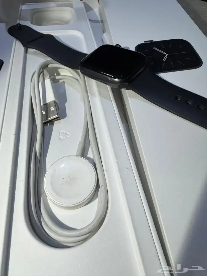 للبيع ساعة ابل اصدار 6 (40 مم) يدعم شريحة 3