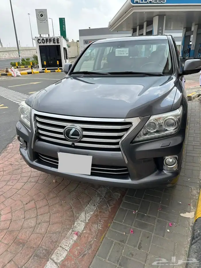 لكزس LX570فل كامل 2012 32