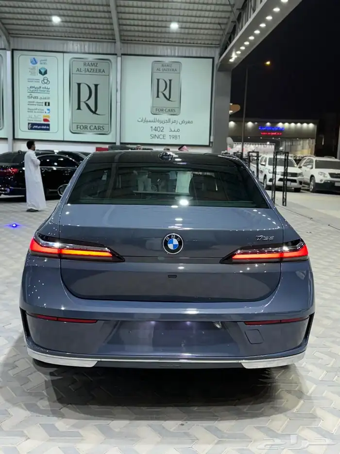 بي ام دبليو 735 2023 اسعار مناسبة فل ناغي كامل تحت الضمان 11