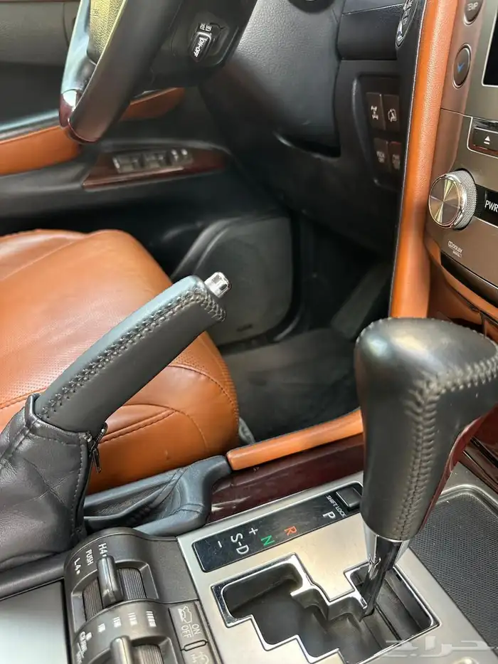 لكزس LX570فل كامل 2012 9