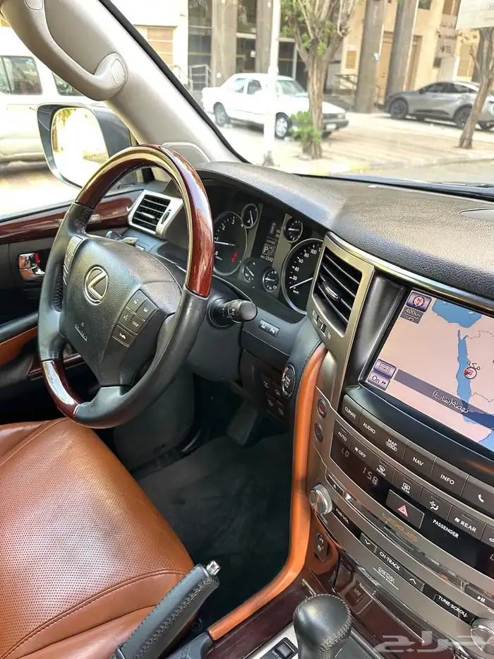 لكزس LX570فل كامل 2012 8