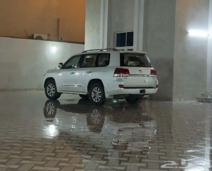 لاندكروزر 2016 1