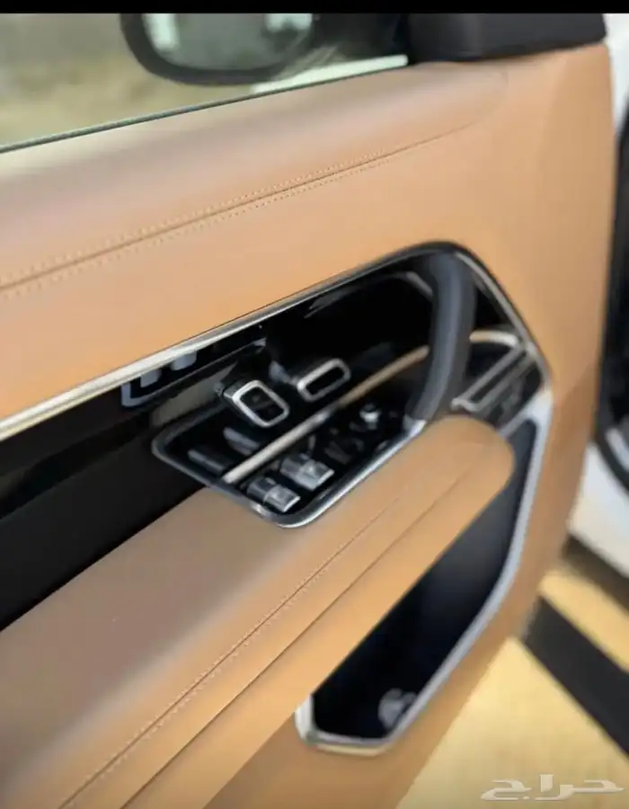 للبيع لاند روفر رنج فوج HSE 2023 وارد قطر 6