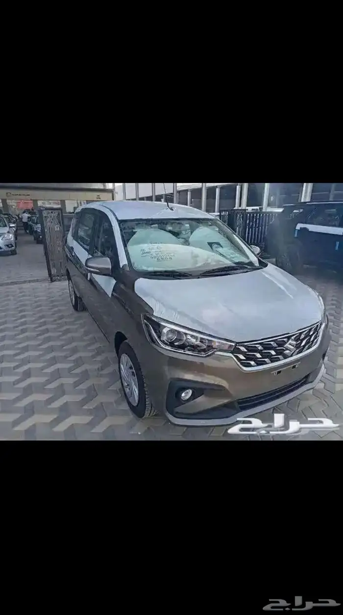 سوزوكي ارتيجا 4