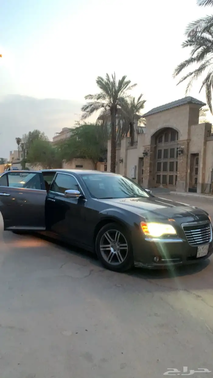 كرايسلر V8 4