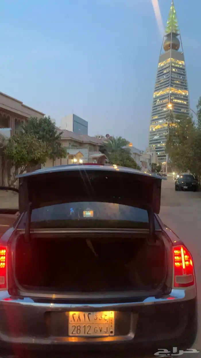 كرايسلر V8 13