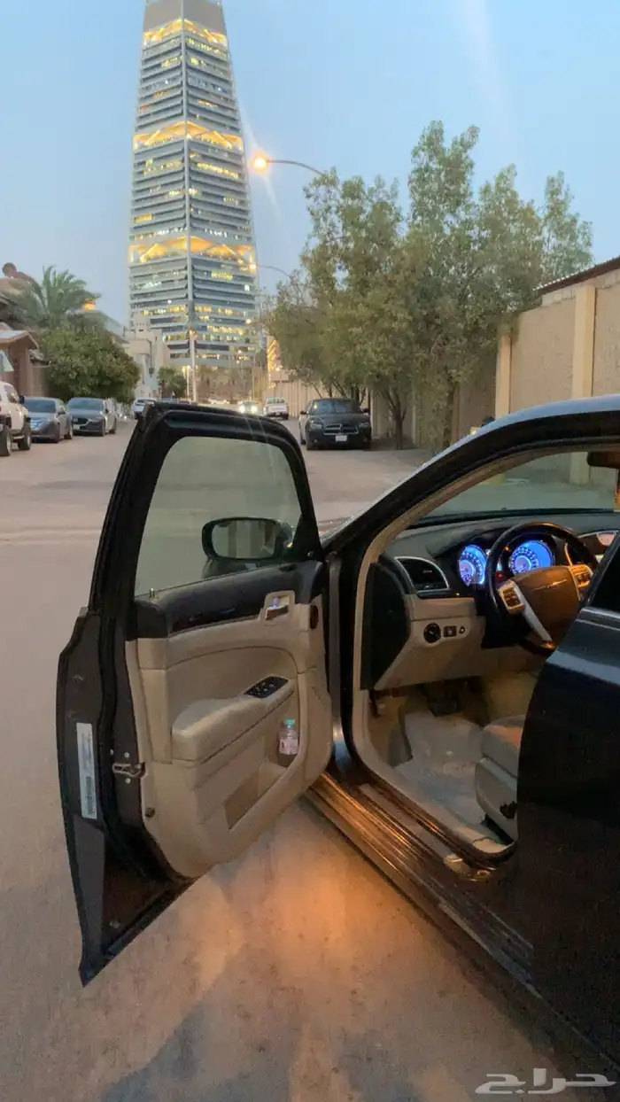 كرايسلر V8 11