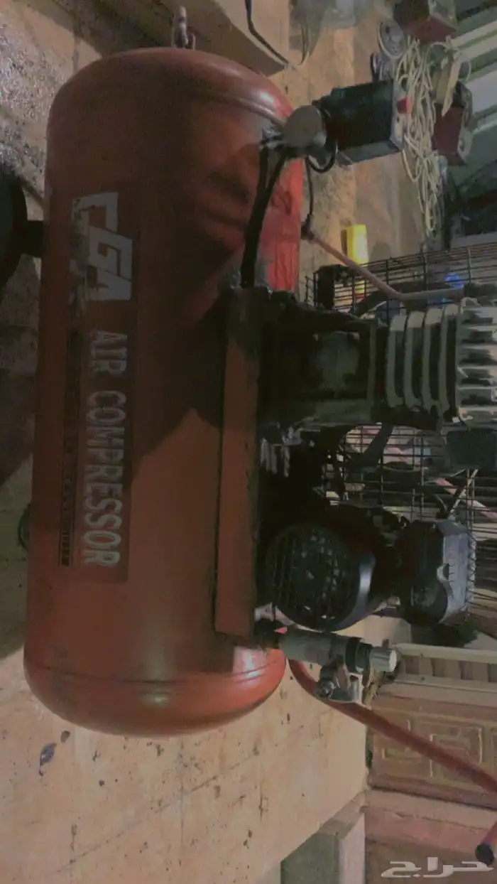 كمبروسر هواء إيطالي 100 لتر   يحتاج تنظيف وصيانه بسيطة 5