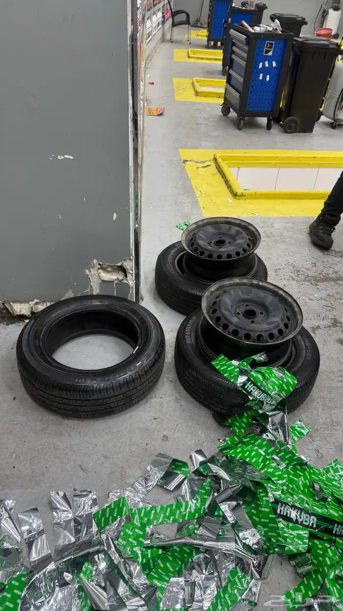 للبيع كفرات اكسنت من عام 21 ثلاث كفرات 0