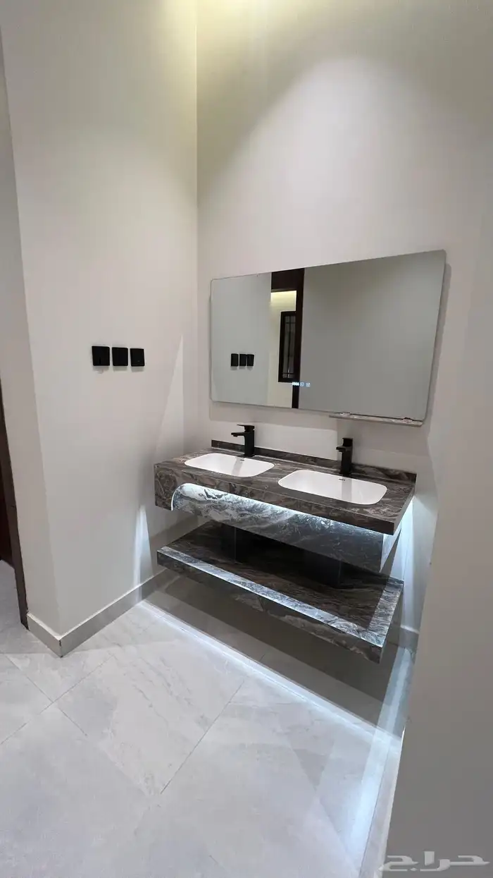 شقه للبيع في الوسام 11