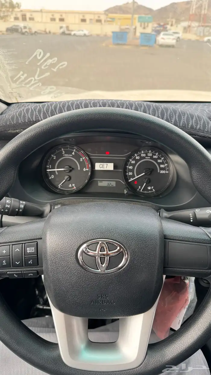 هايلوكس 2025 10