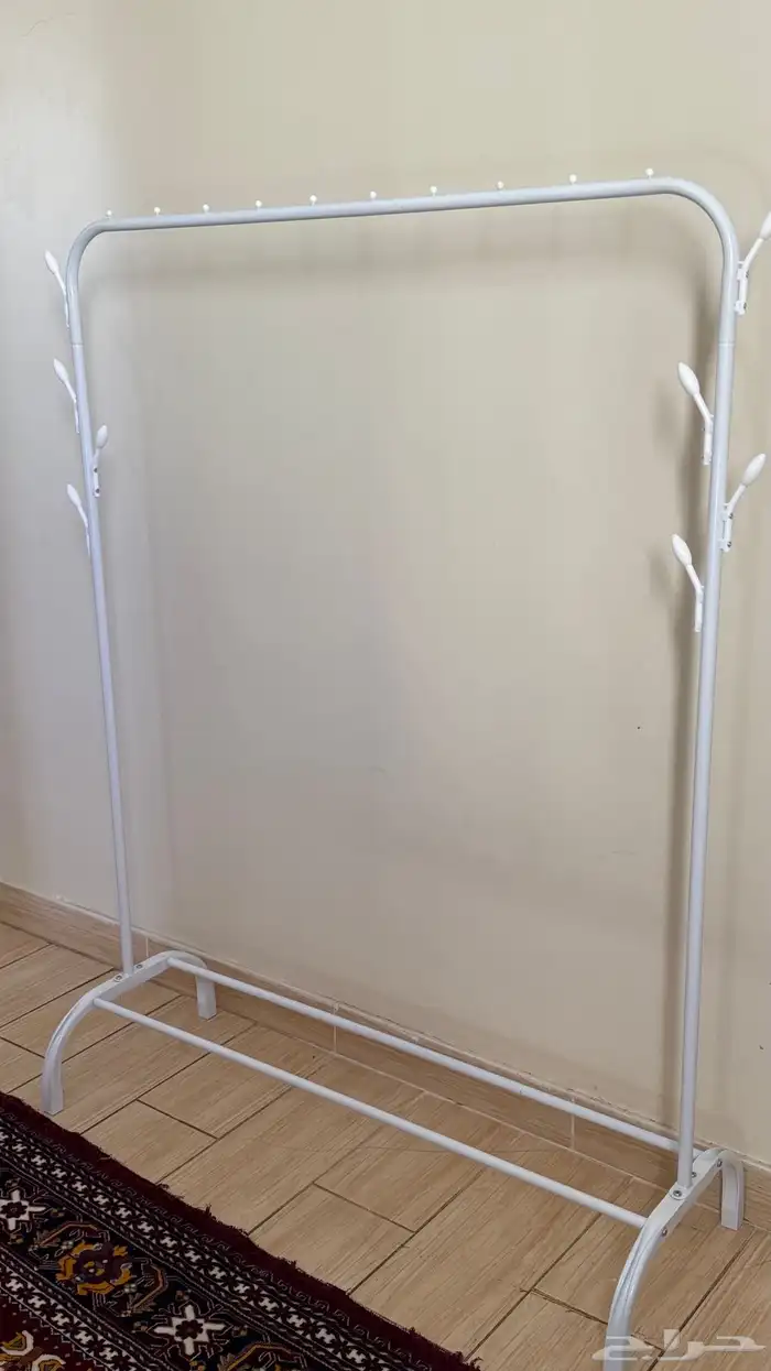 علاقة ملابس 1