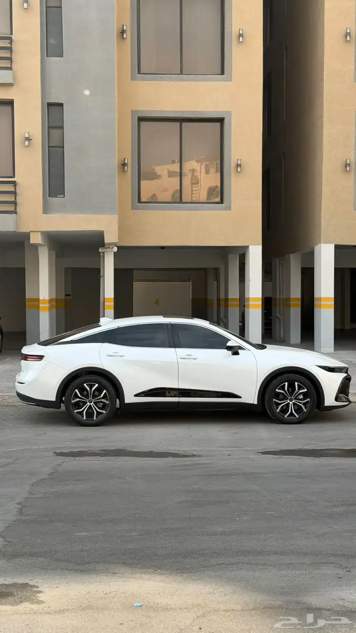 تويوتا كراون 2023 ابيض بريميوم منوة المستخدم 7