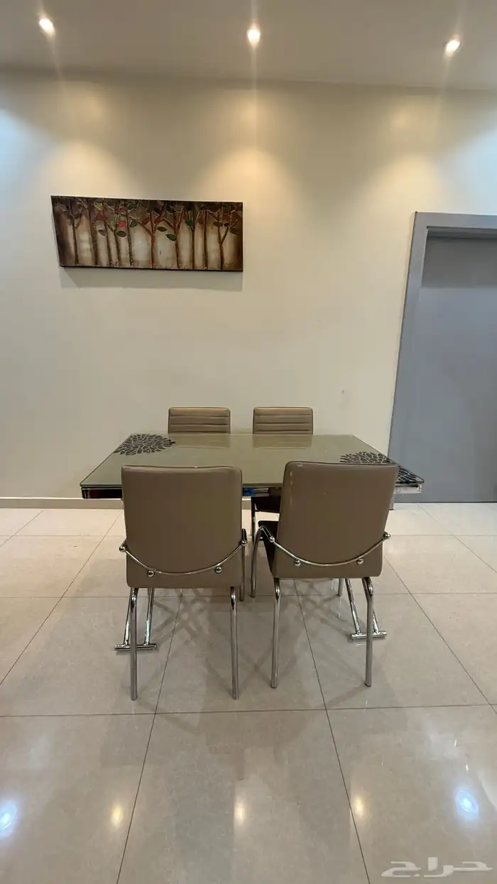 طاولة طعام 0