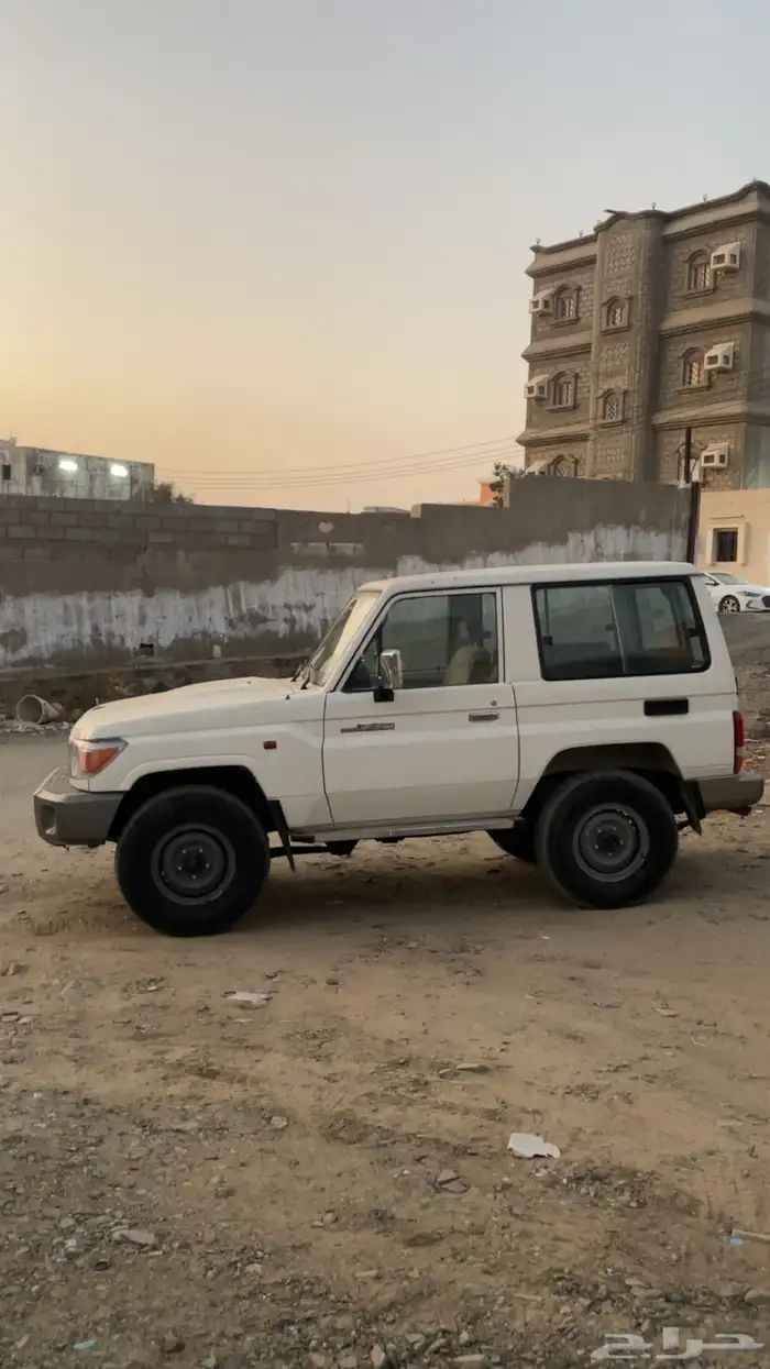 ربع 2012 للبيع 13