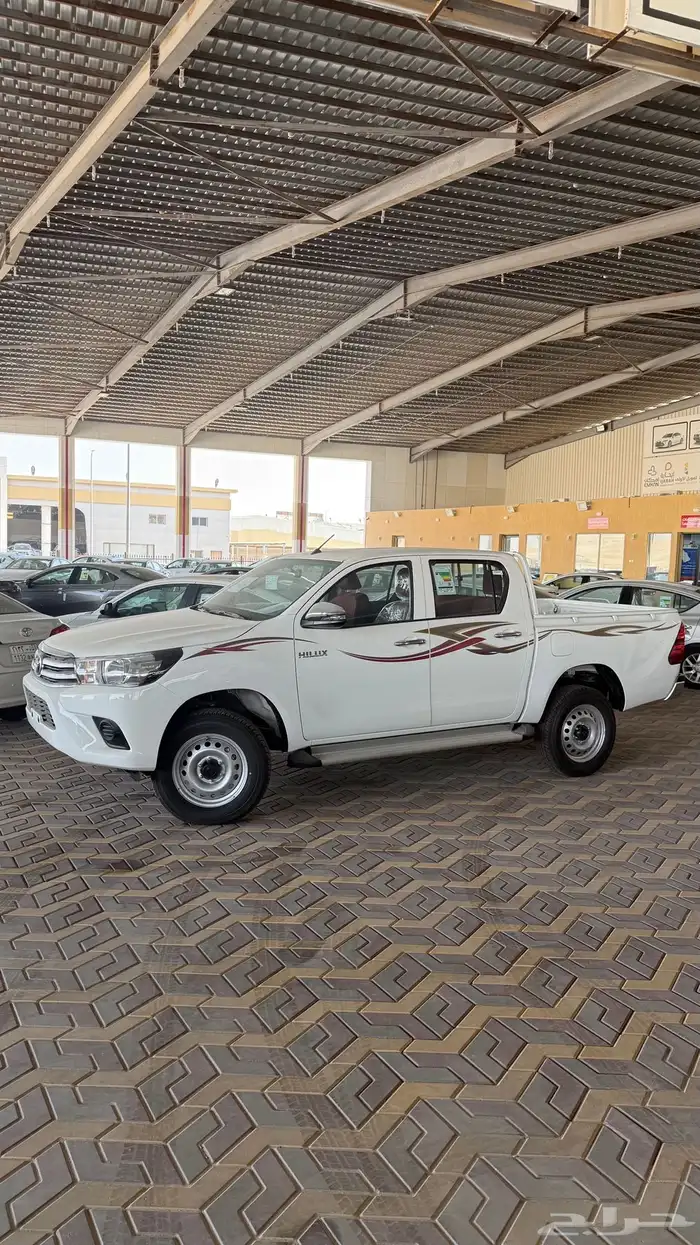 هايلوكس 2025 سلق تماتك حساسات وخطوط جانبيه دبل بأقل سعر 3