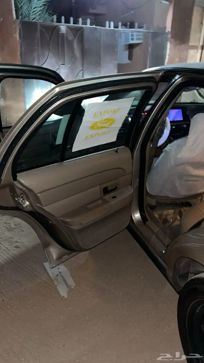 فورد بوليسي 2003 4