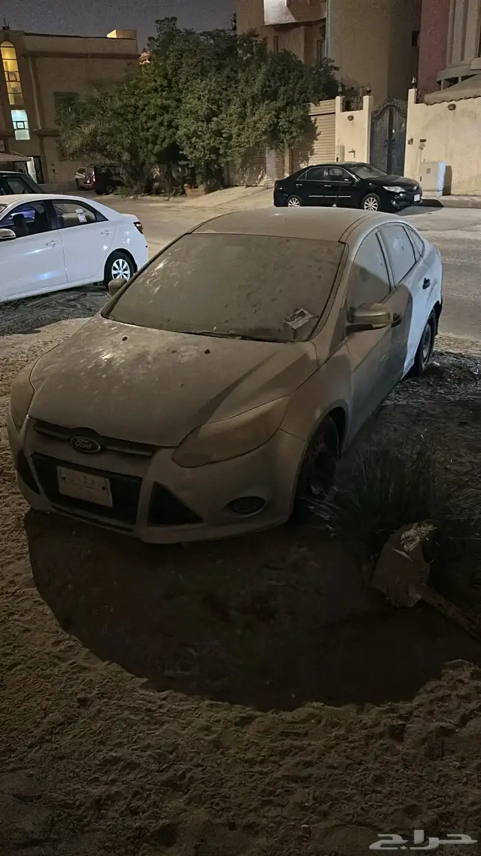 للبيع او للتشليح فورد فوكس 2012 2