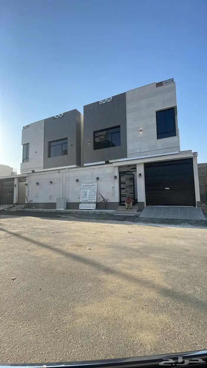 للبيع فلل فاخره بمخطط ولي العهد 3 0