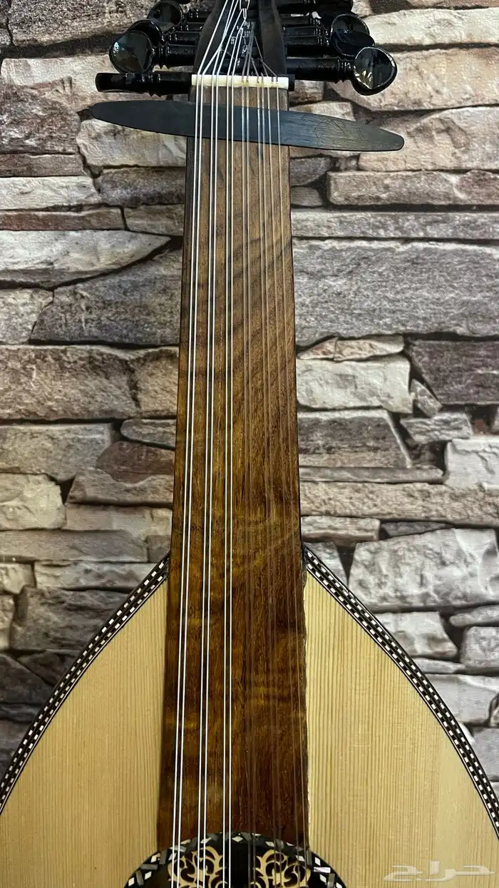 عود لوكس من مركة خالد عزوز جودة وأناقة لا مثيل لهما 5