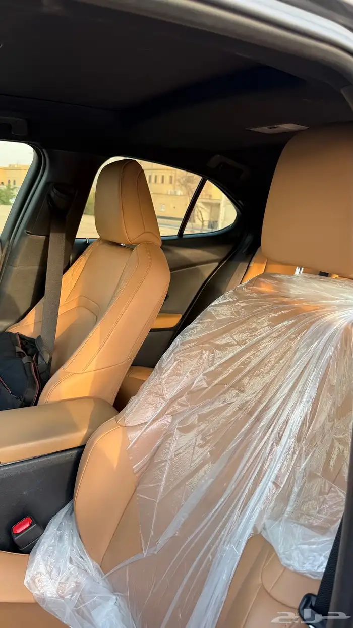 لكزس 2023 - UX200 مالك الاول بحالة الوكالة 2