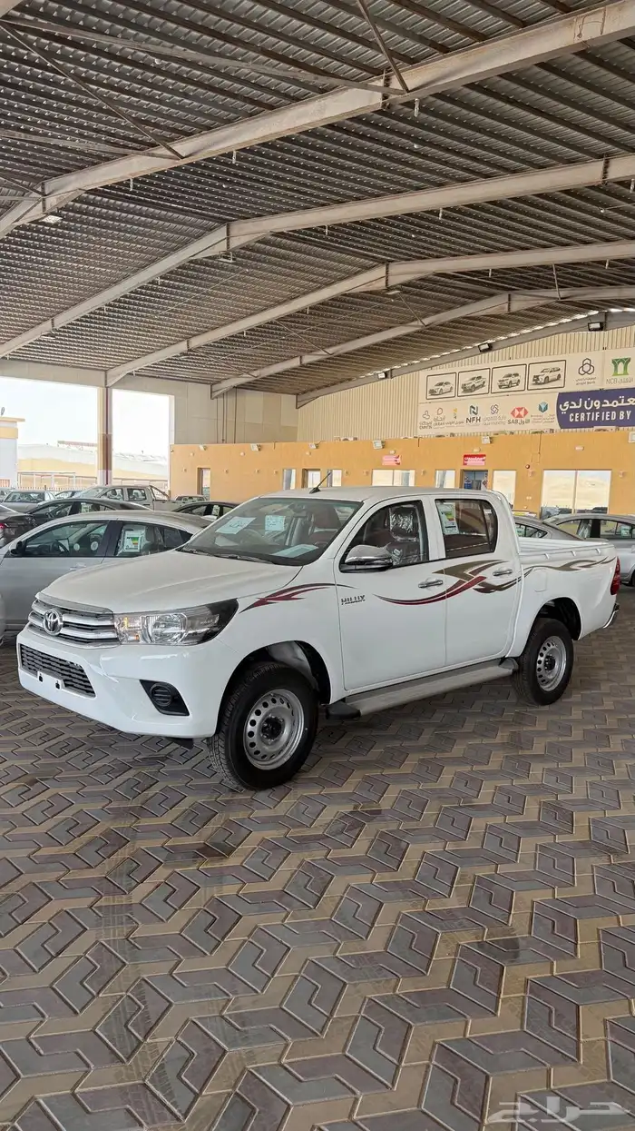 هايلوكس 2025 سلق تماتك حساسات وخطوط جانبيه دبل بأقل سعر 1