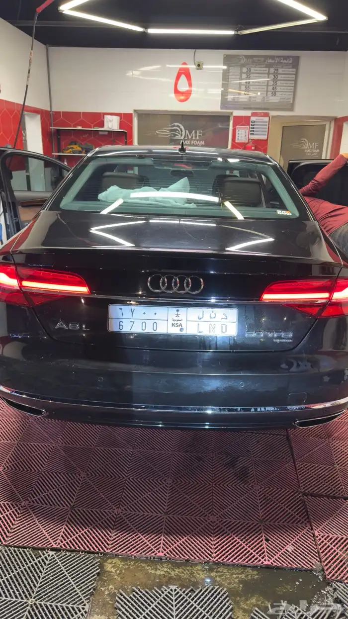 للبيع او للبدل بسياره عائليه حديثة اوديA8Lموديل2016نظيفه جدا 3