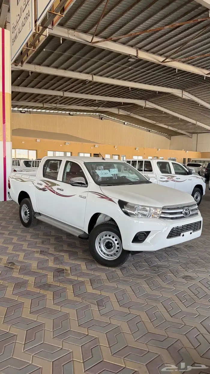 هايلوكس 2025 سلق تماتك حساسات وخطوط جانبيه دبل بأقل سعر 11