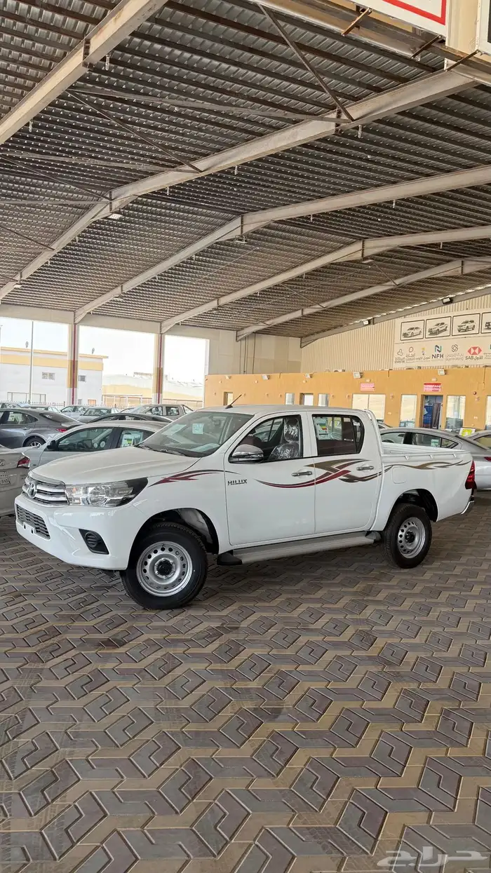 هايلوكس 2025 سلق تماتك حساسات وخطوط جانبيه دبل بأقل سعر 4