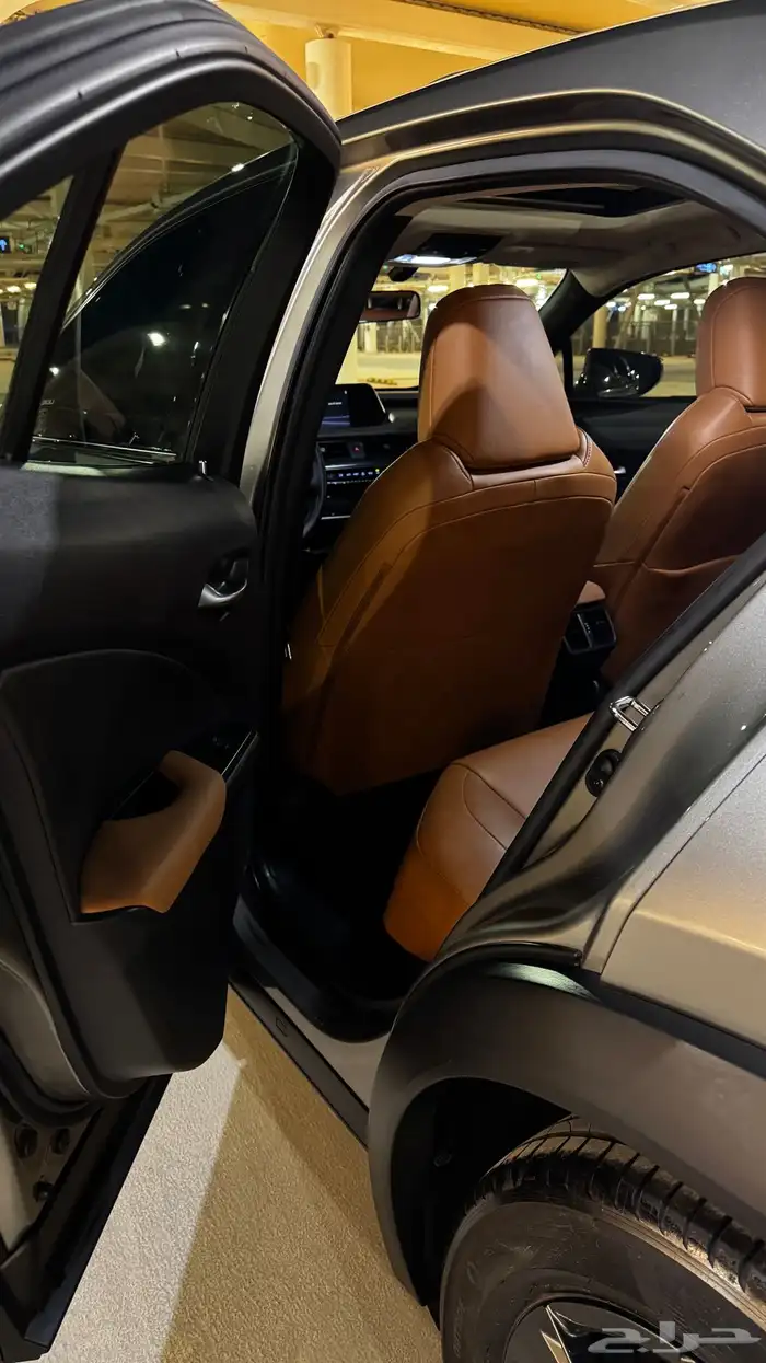 لكزس UX200 بنزين 2021 تيتانيوم وكالة 7