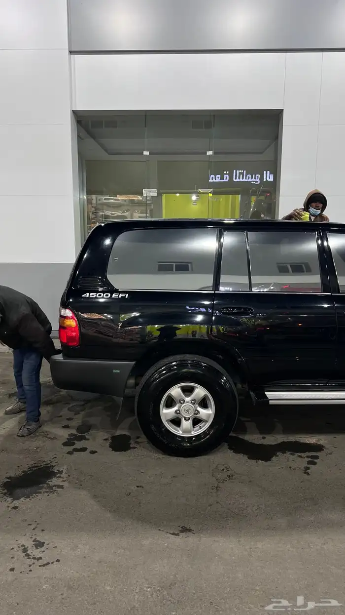 لاندكروزر اسود جيب صالون 8