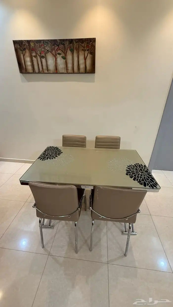 طاولة طعام 1