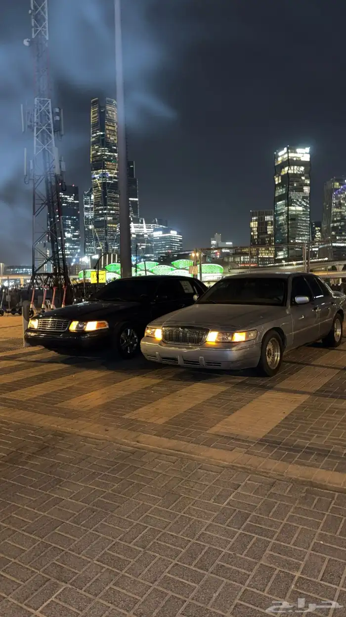 فورد كراون فكتوريا 8