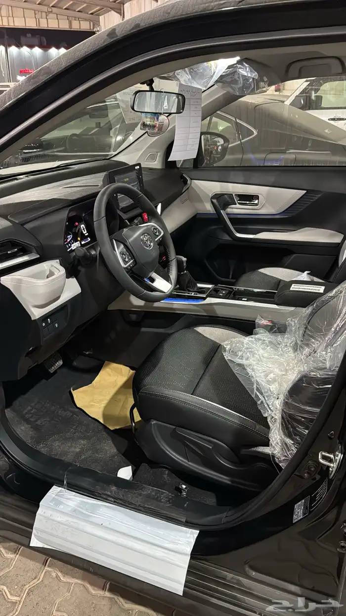 تويوتا فيلوز فئة GLX بنزين 2025 7